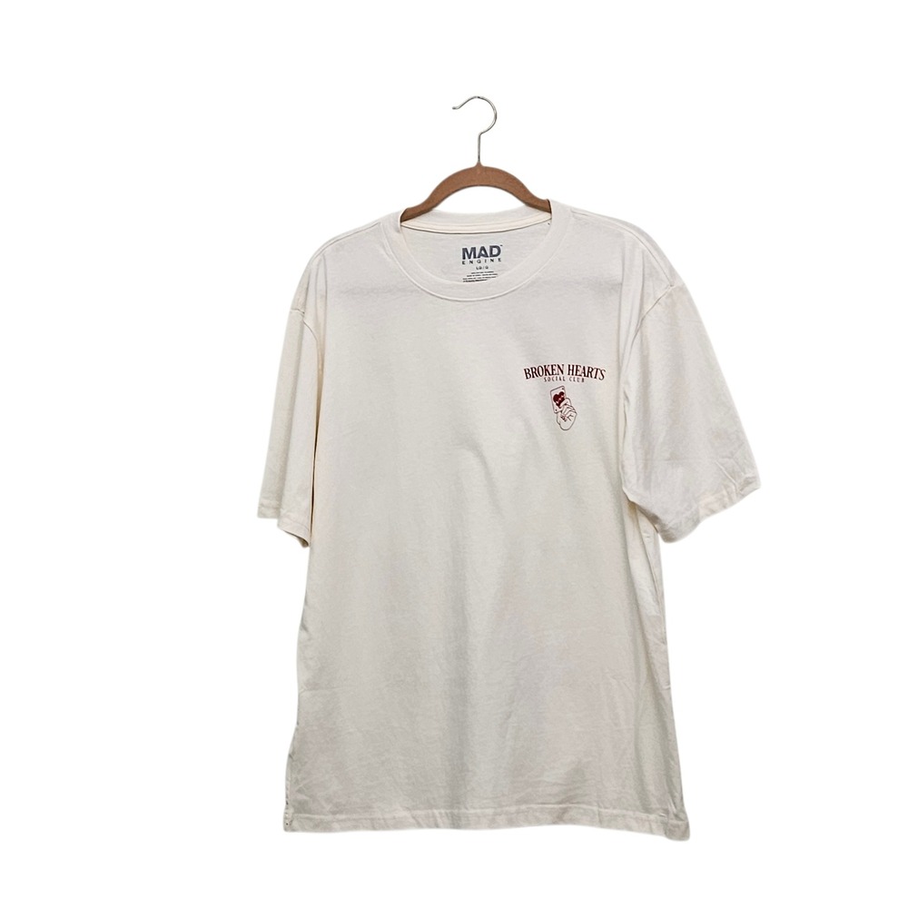 Mad Engine Graphic T-Shirt Mens Large Cream Broken Hearts Social Club Cocktail